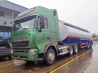 HOWO 45000L semi-trailer fuel tank truck